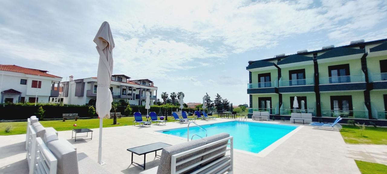Paramithi Luxury Apartments Nikiti  Buitenkant foto