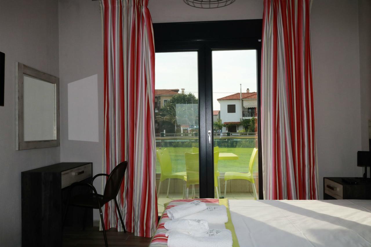 Paramithi Luxury Apartments Nikiti  Buitenkant foto
